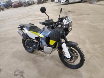  Salvage Husqvarna Norden 901