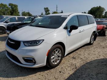  Salvage Chrysler Pacifica