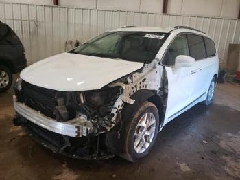  Salvage Chrysler Pacifica