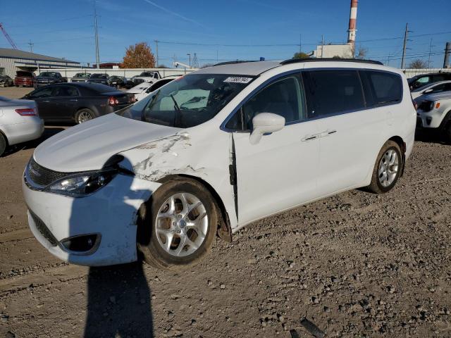  Salvage Chrysler Pacifica