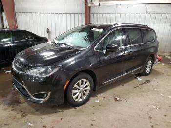  Salvage Chrysler Pacifica