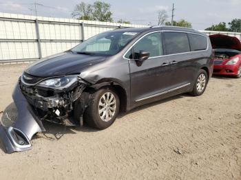  Salvage Chrysler Pacifica