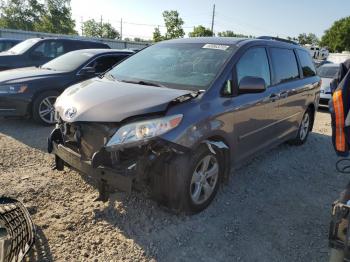  Salvage Toyota Sienna