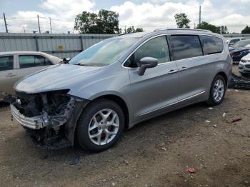  Salvage Chrysler Pacifica