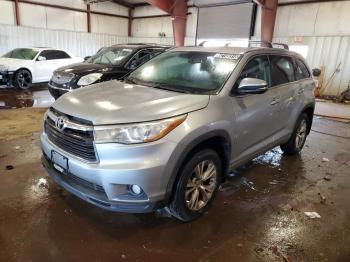  Salvage Toyota Highlander