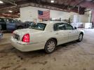 Lincoln Towncar Signature Limited Image 2