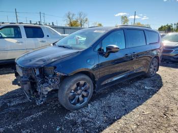  Salvage Chrysler Pacifica