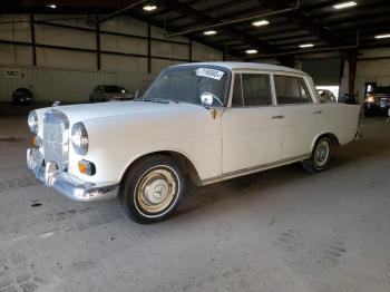  Salvage Mercedes-Benz 190-Class