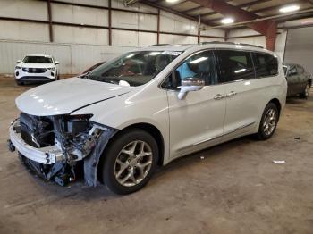 Salvage Chrysler Pacifica