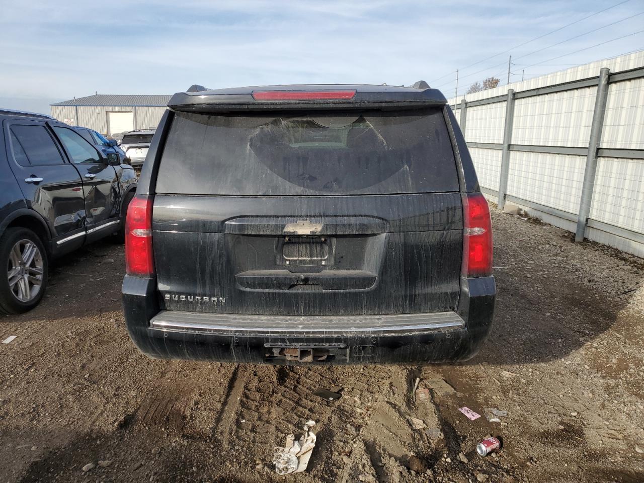 Chevrolet Suburban K1500 Ltz Image 11