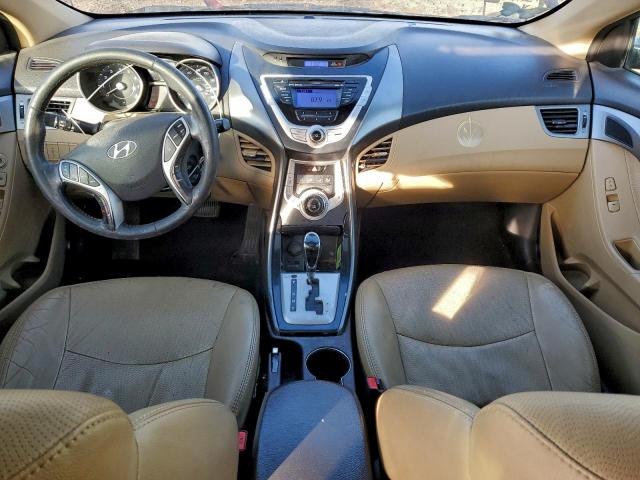 Hyundai ELANTRA Gls Image 12