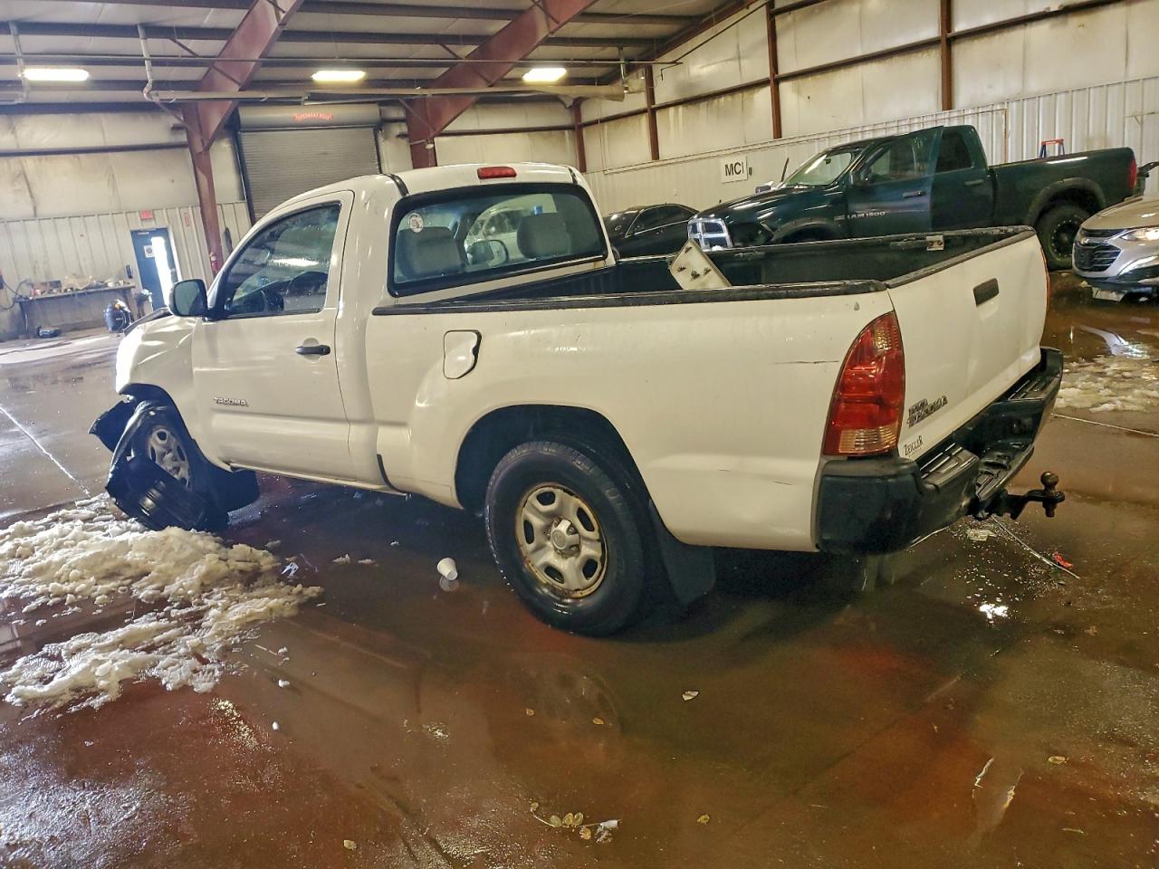 Toyota Tacoma Image 2