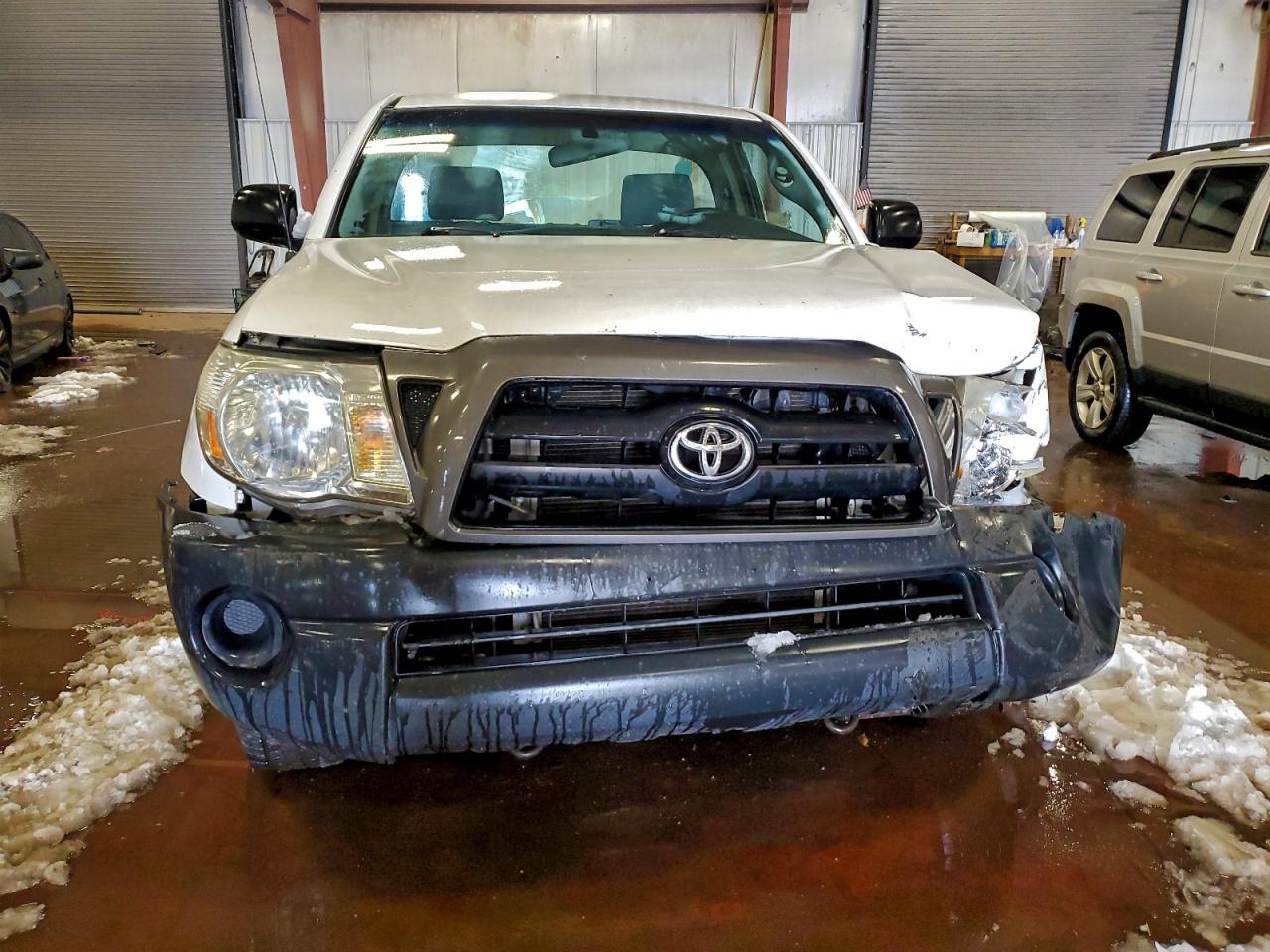 Toyota Tacoma Image 9