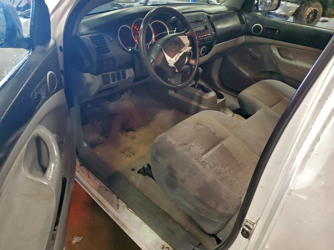 Toyota Tacoma Image 13