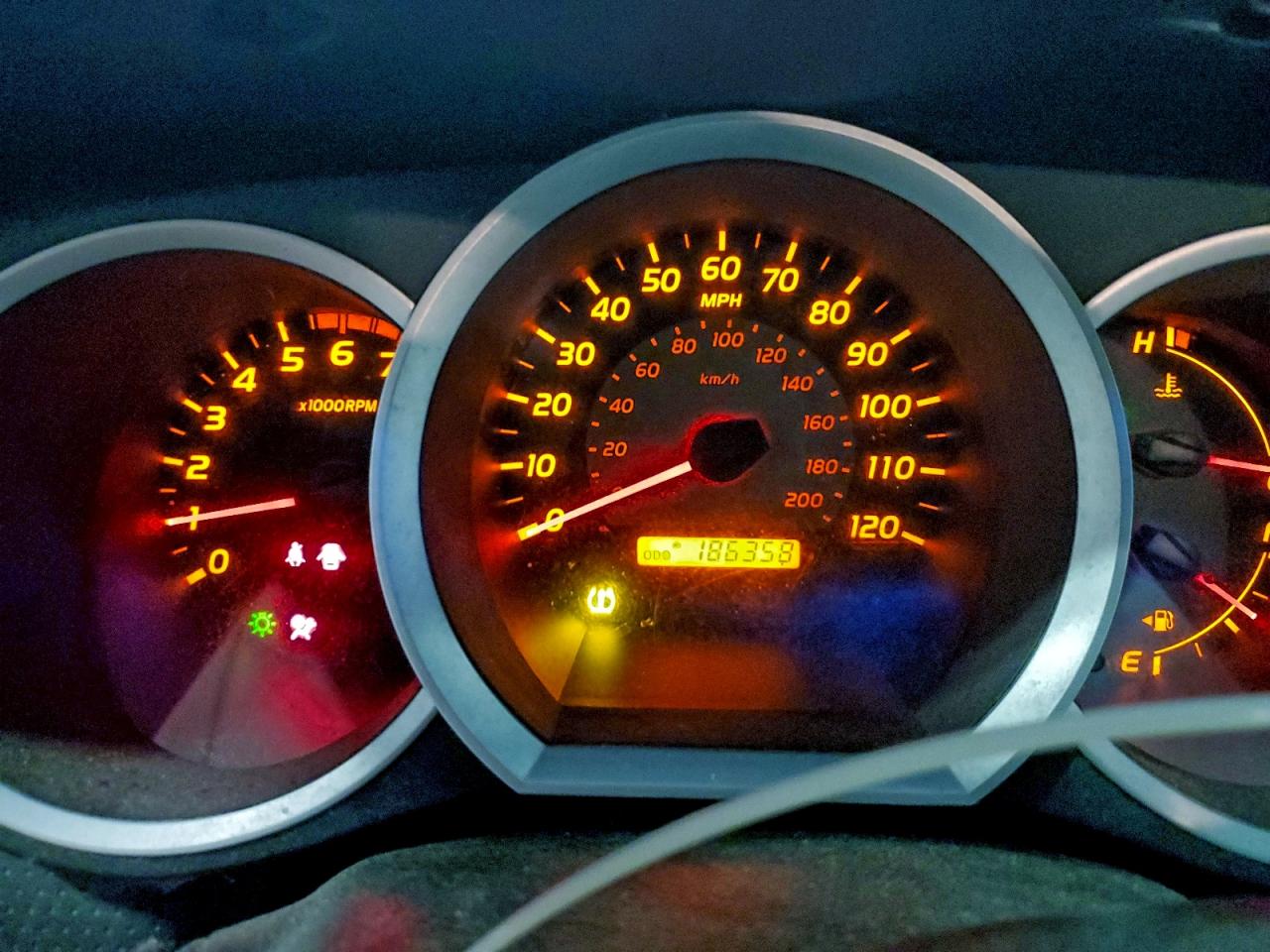 Toyota Tacoma Image 8