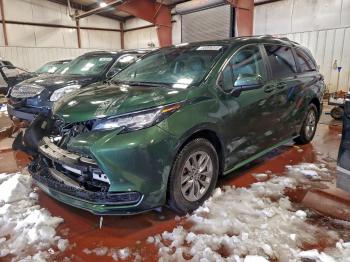  Salvage Toyota Sienna