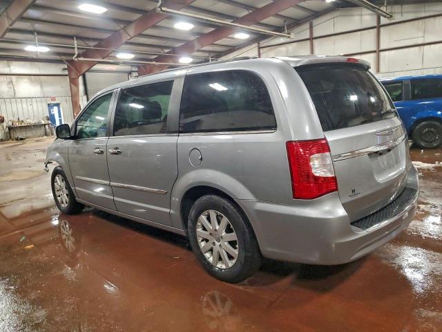 Chrysler Minivan Touring Image 2