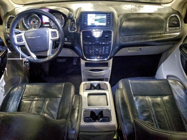 Chrysler Minivan Touring Image 4