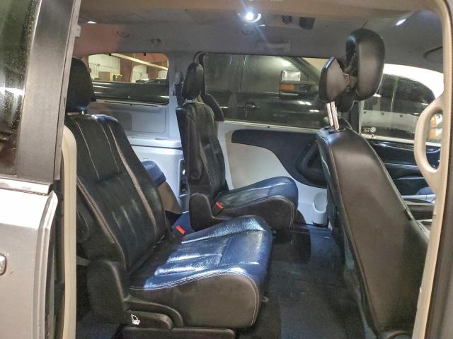 Chrysler Minivan Touring Image 9