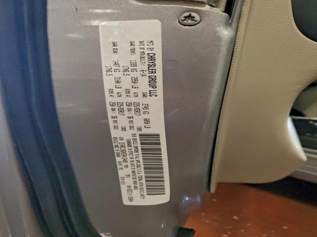 Chrysler Minivan Touring Image 11