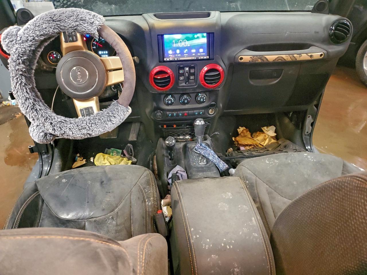 Jeep Wrangler Sahara Image 4