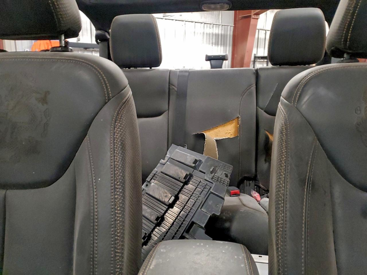 Jeep Wrangler Sahara Image 5