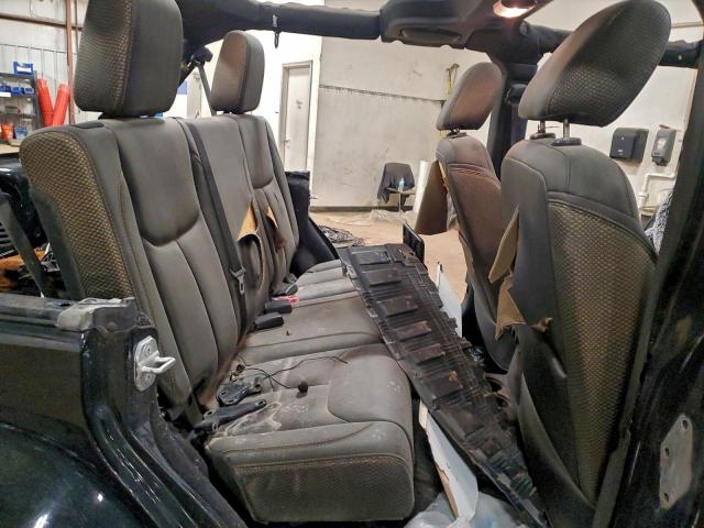 Jeep Wrangler Sahara Image 7