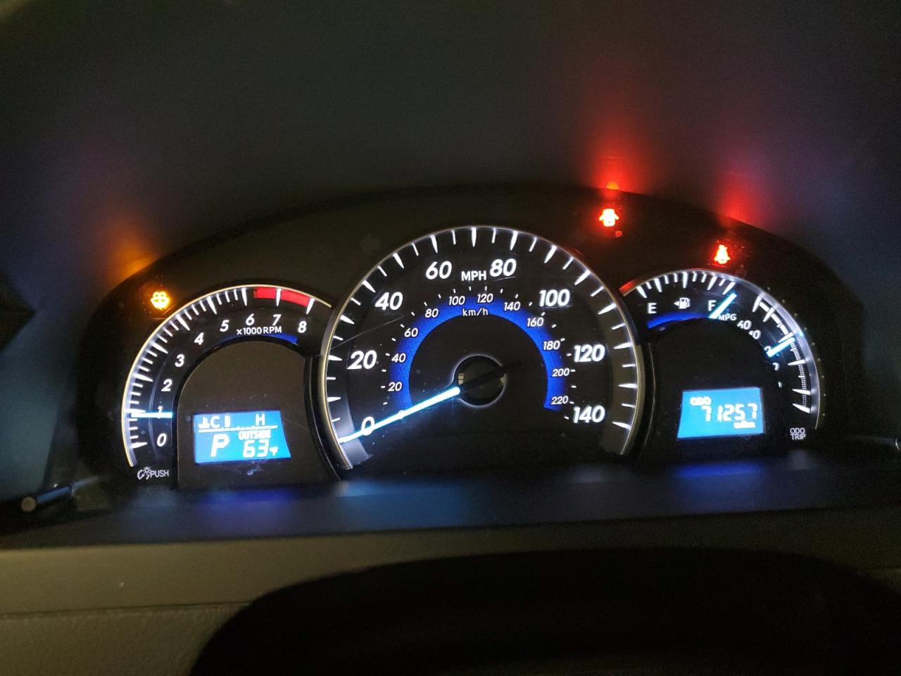 Toyota Camry Se Image 9