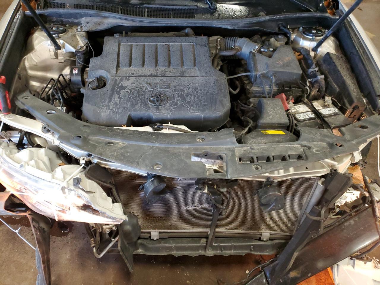 Toyota Camry Se Image 12