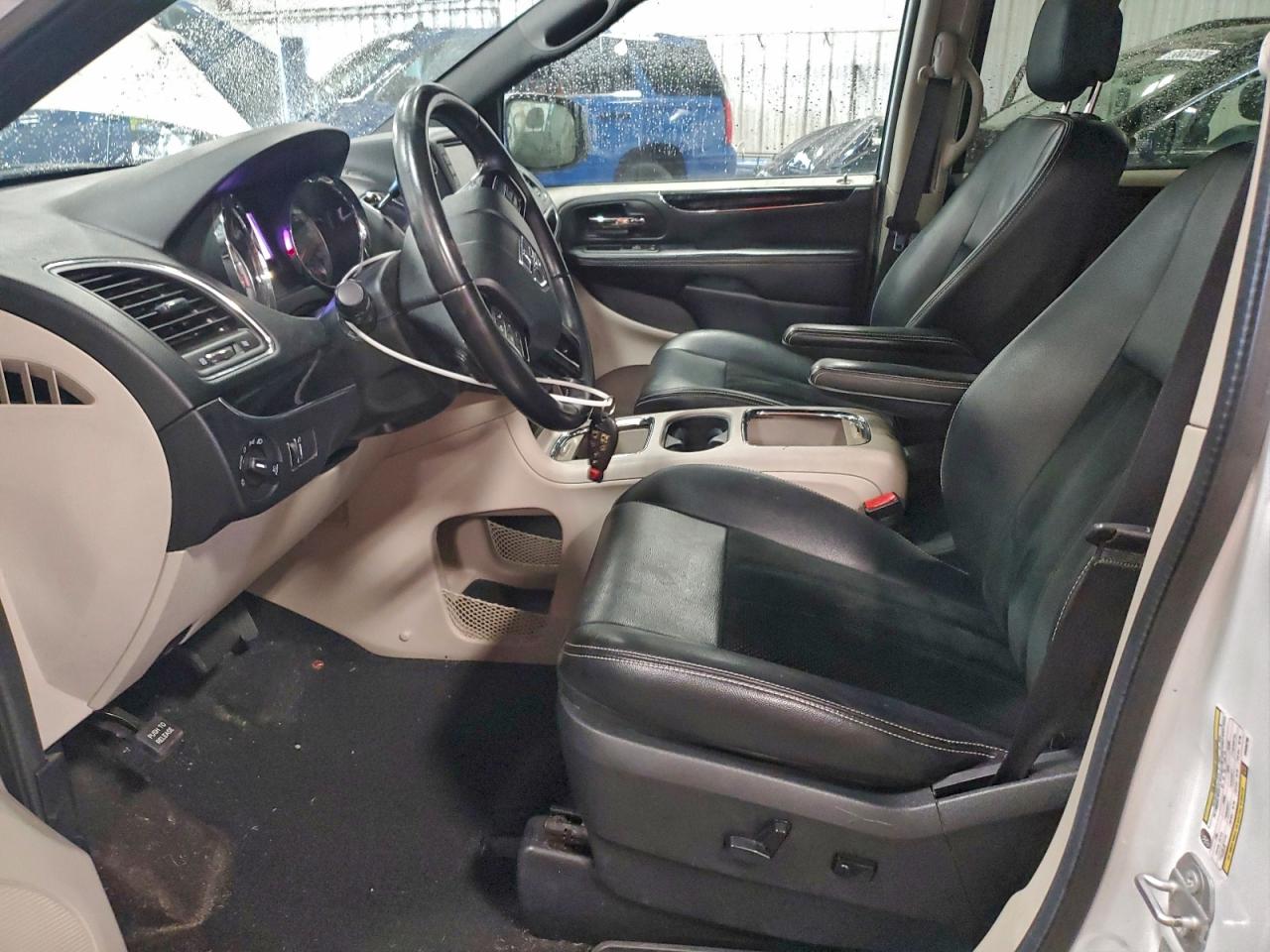 Dodge Caravan Sxt Image 7