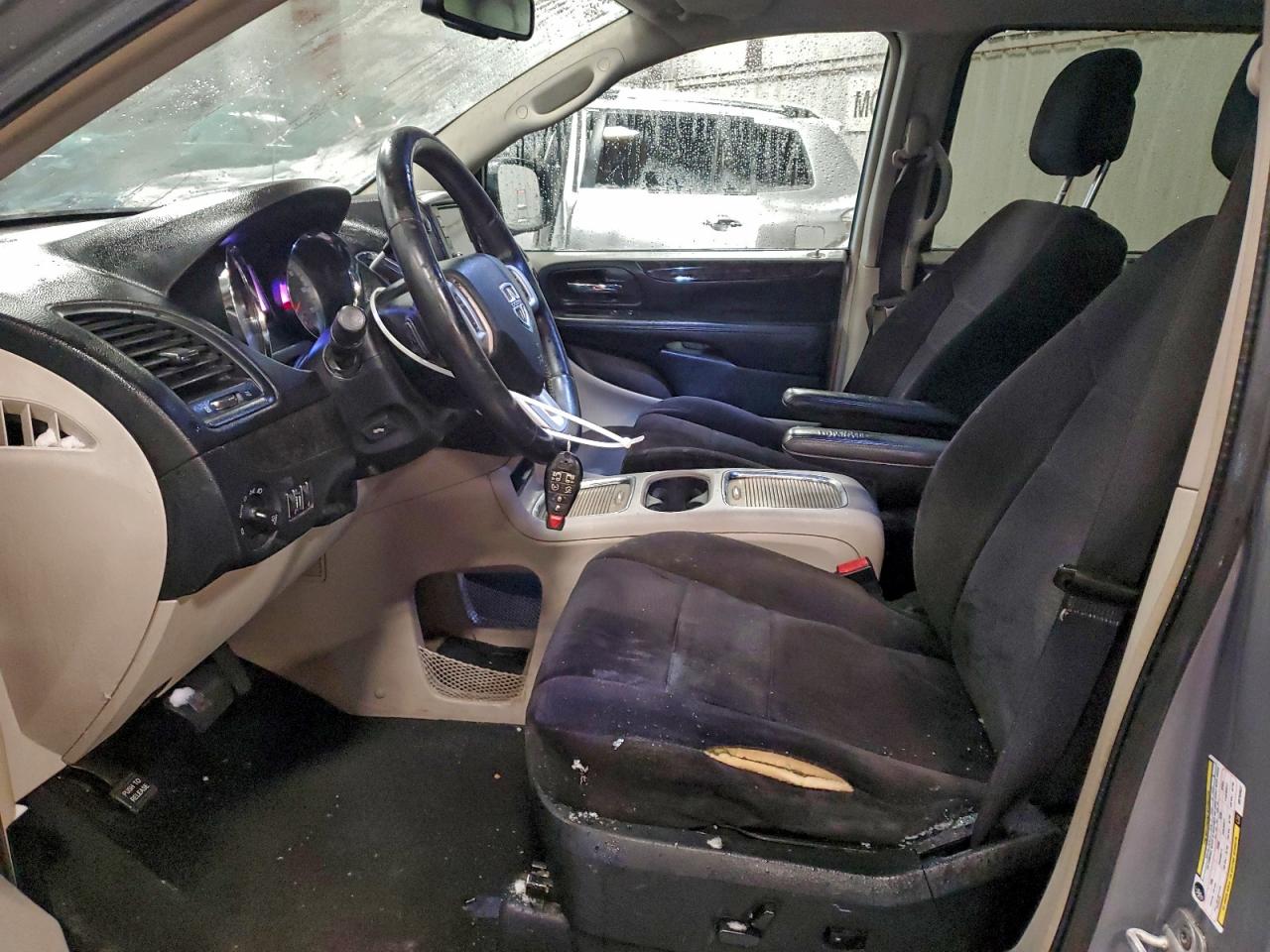 Dodge Caravan Crew Image 3