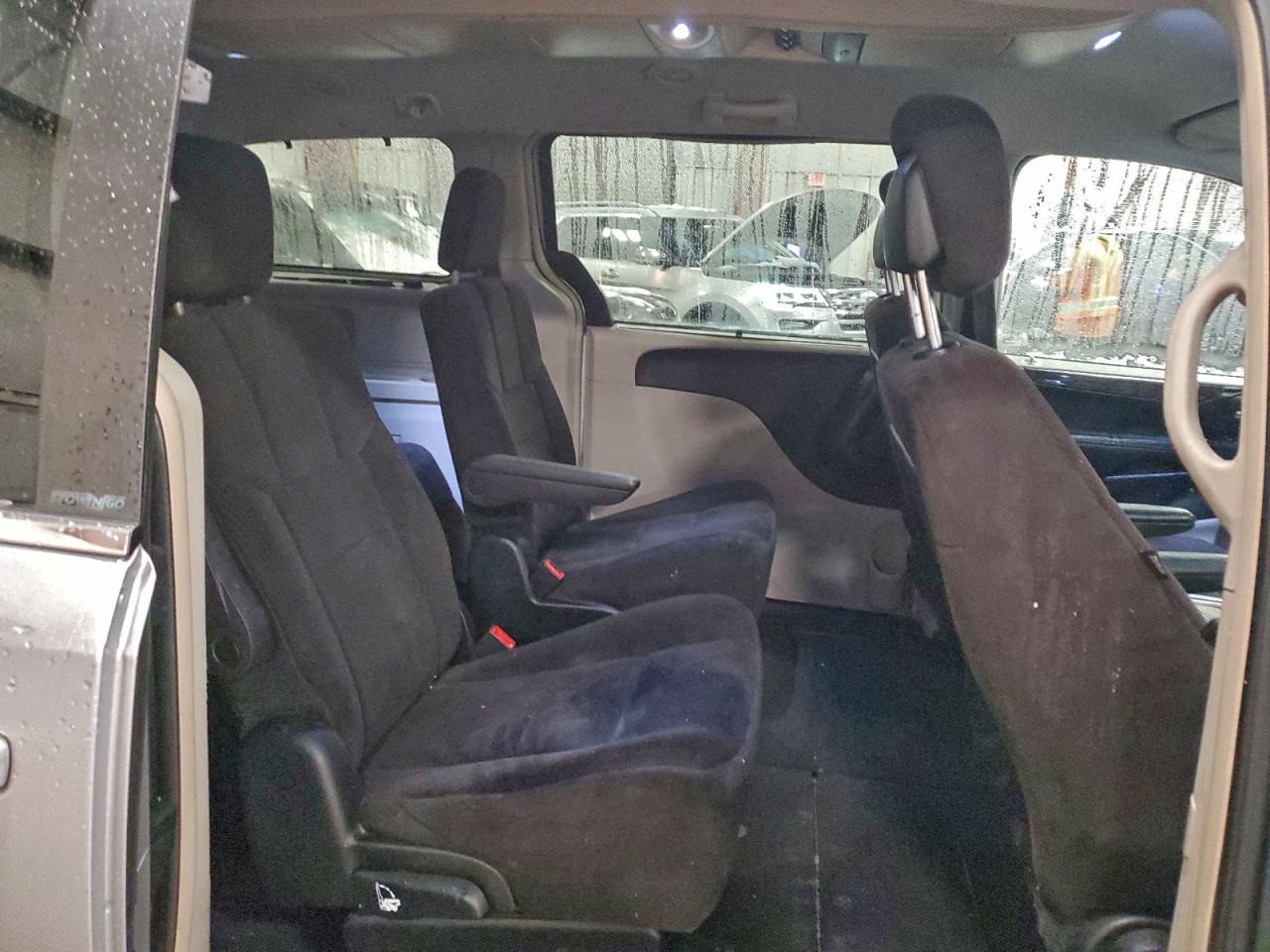 Dodge Caravan Crew Image 10