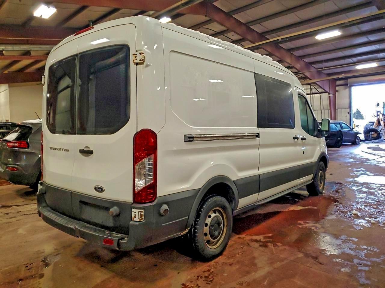 Ford Transit T-250 Image 4