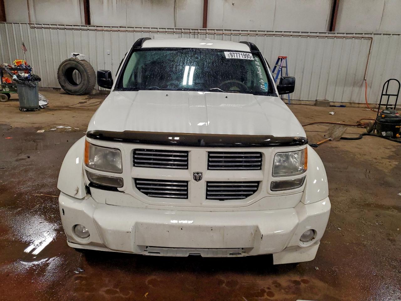 Dodge Nitro Sxt Image 3