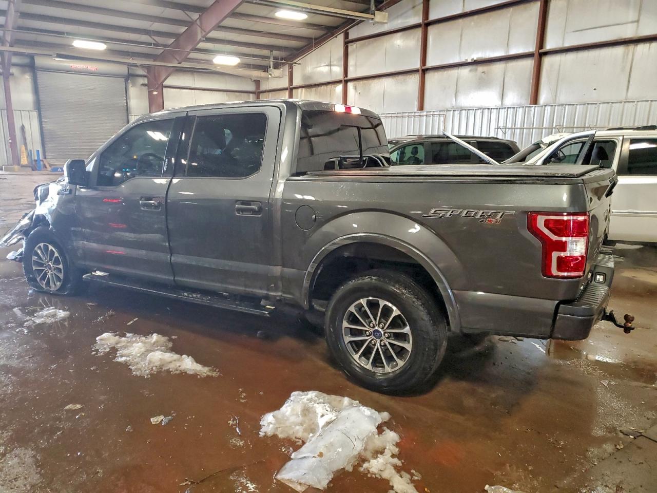 Ford F-150 Supercrew Image 3