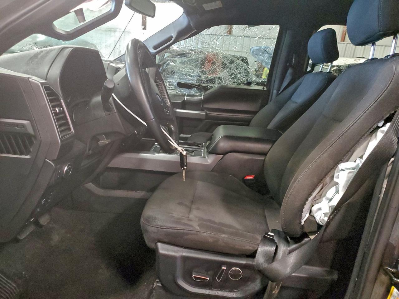 Ford F-150 Supercrew Image 11