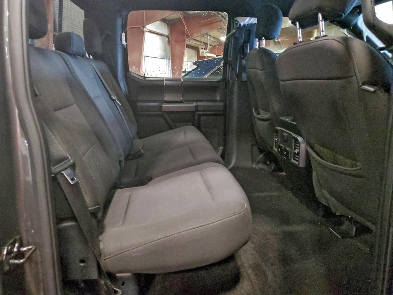 Ford F-150 Supercrew Image 12