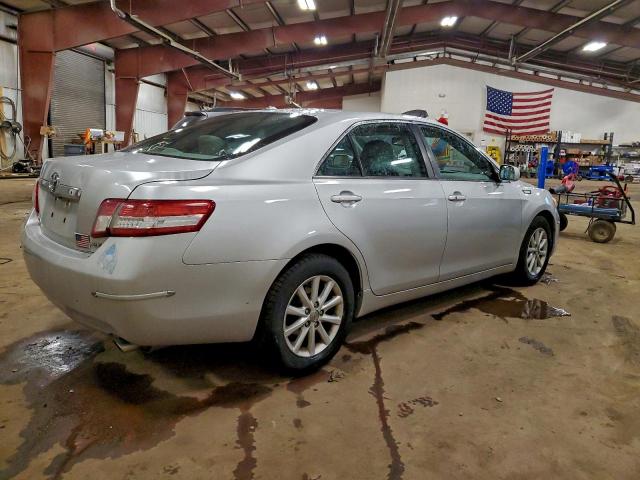 Toyota Camry Base Image 4