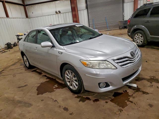 Toyota Camry Base Image 3