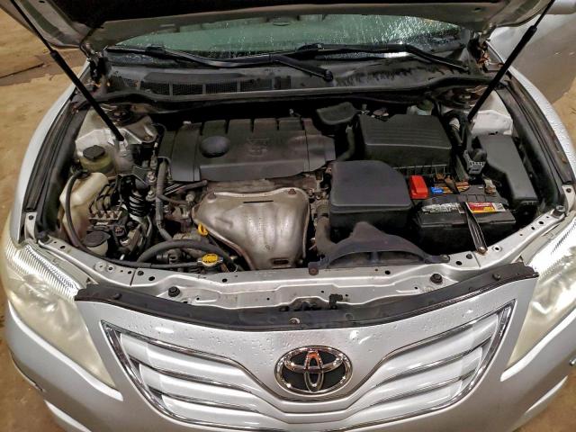 Toyota Camry Base Image 5