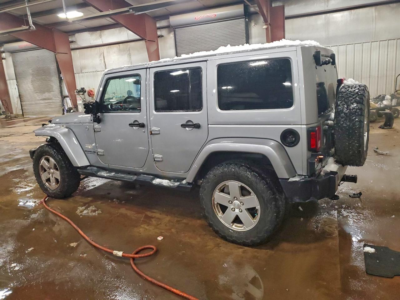 Jeep Wrangler Sahara Image 7