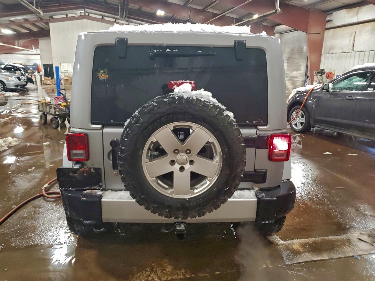 Jeep Wrangler Sahara Image 2