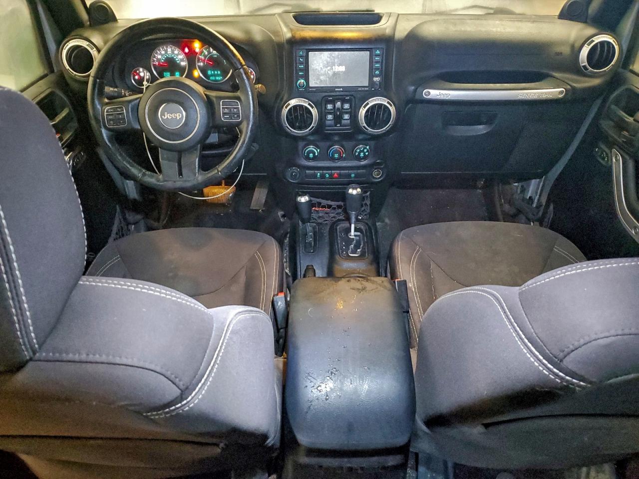 Jeep Wrangler Sahara Image 5