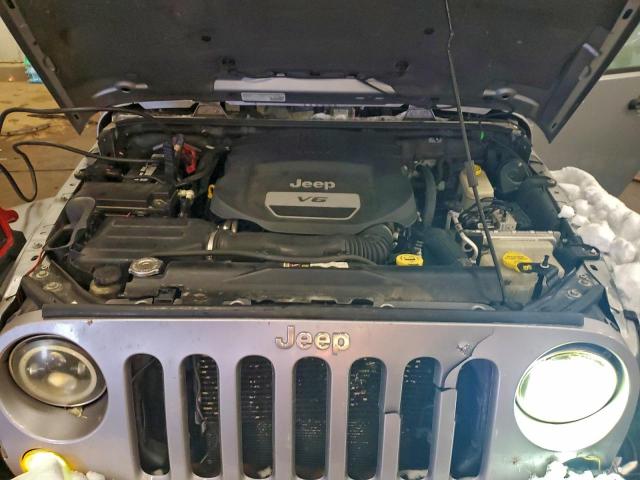 Jeep Wrangler Sahara Image 9