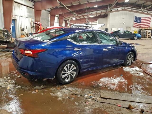 Nissan Altima S Image 4