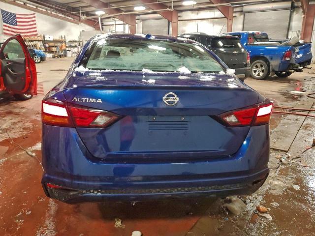 Nissan Altima S Image 6