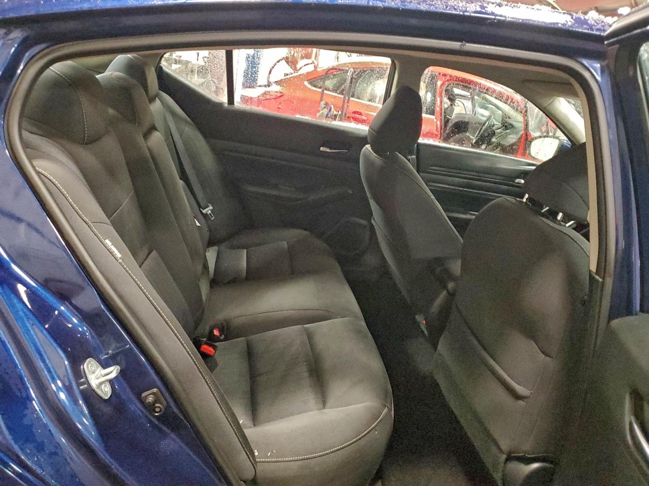 Nissan Altima S Image 10