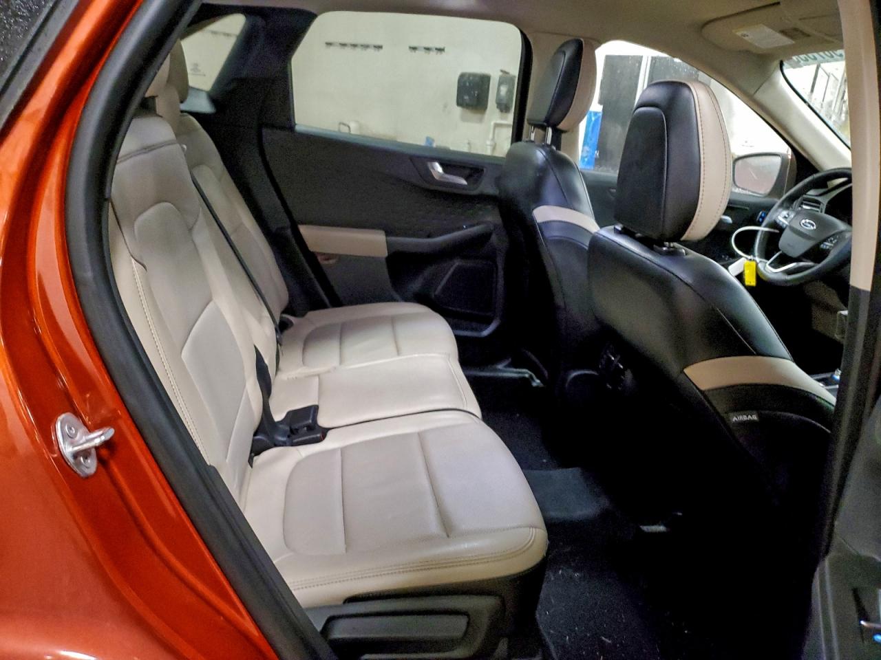 Ford Escape Titanium Image 11