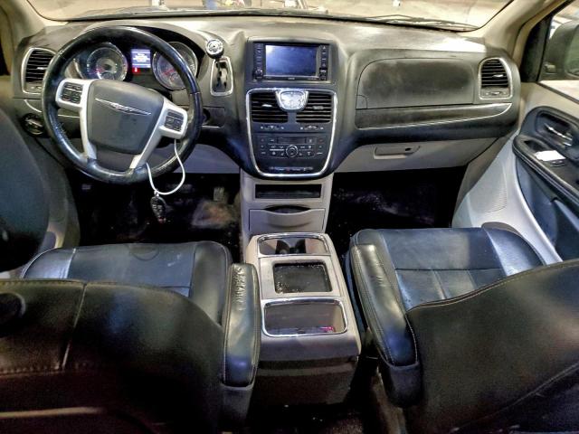 Chrysler Minivan Touring Image 8