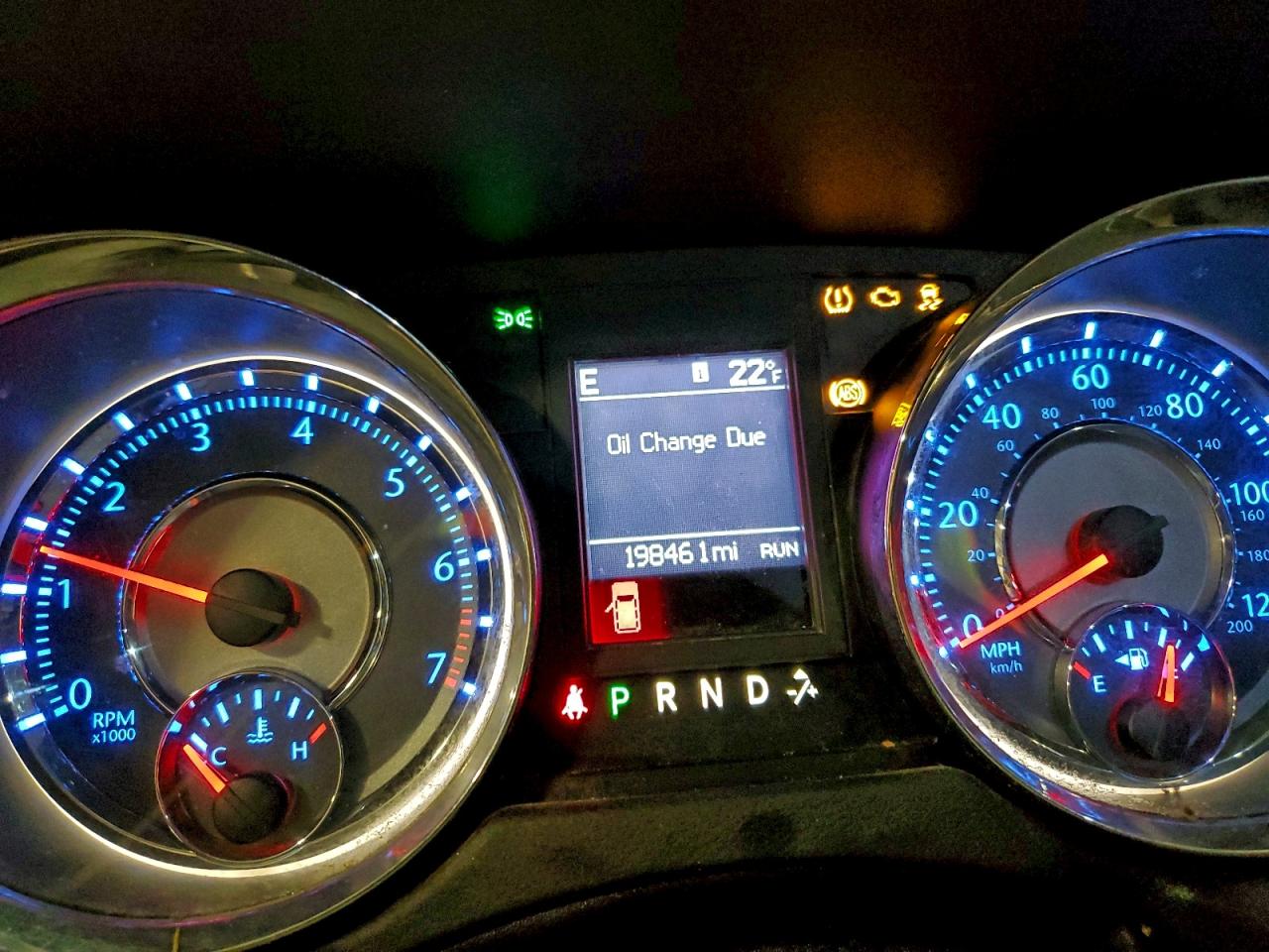 Chrysler Minivan Touring Image 6